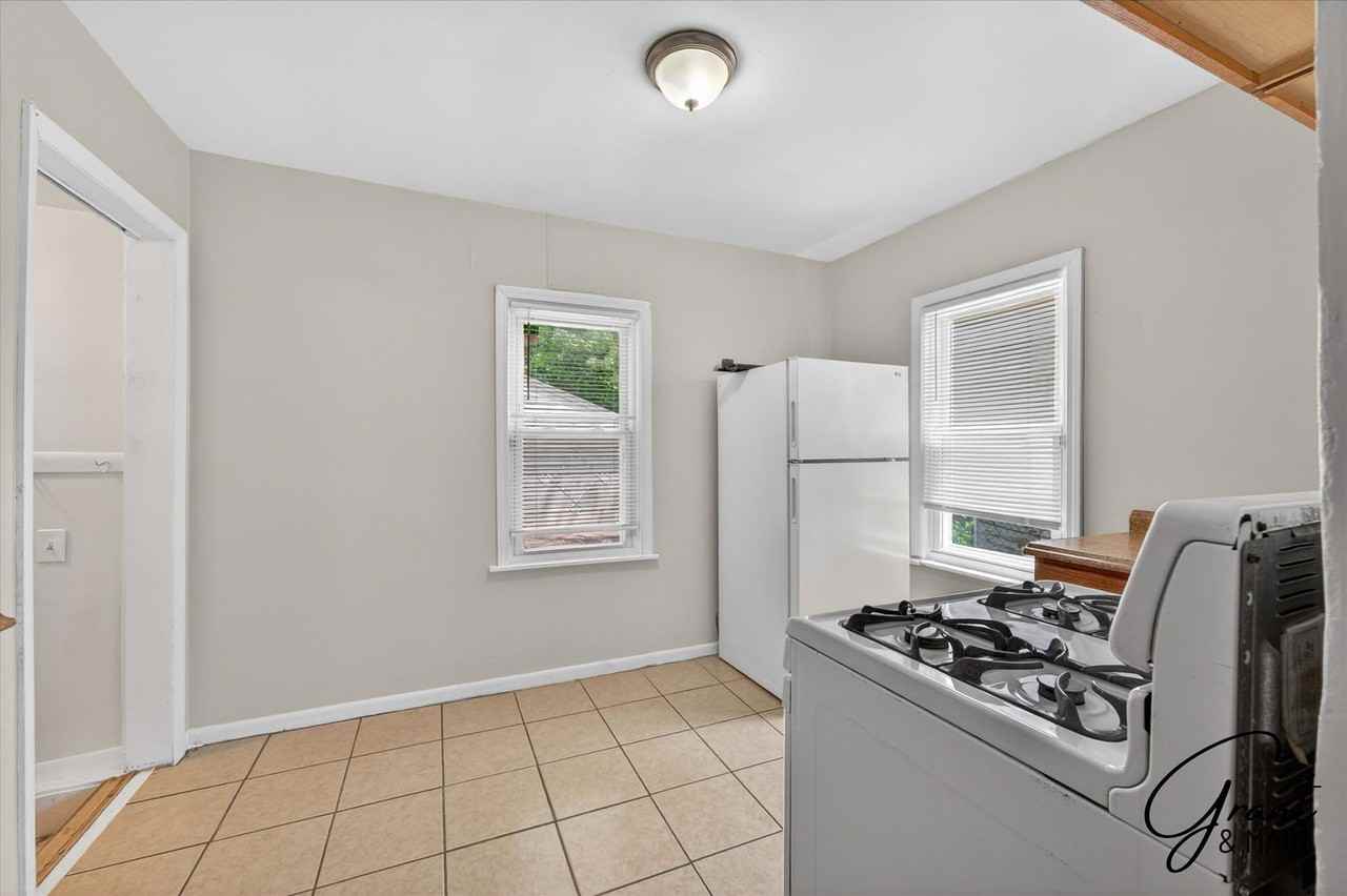 7466 W Parkway St - Photo 6 of 16