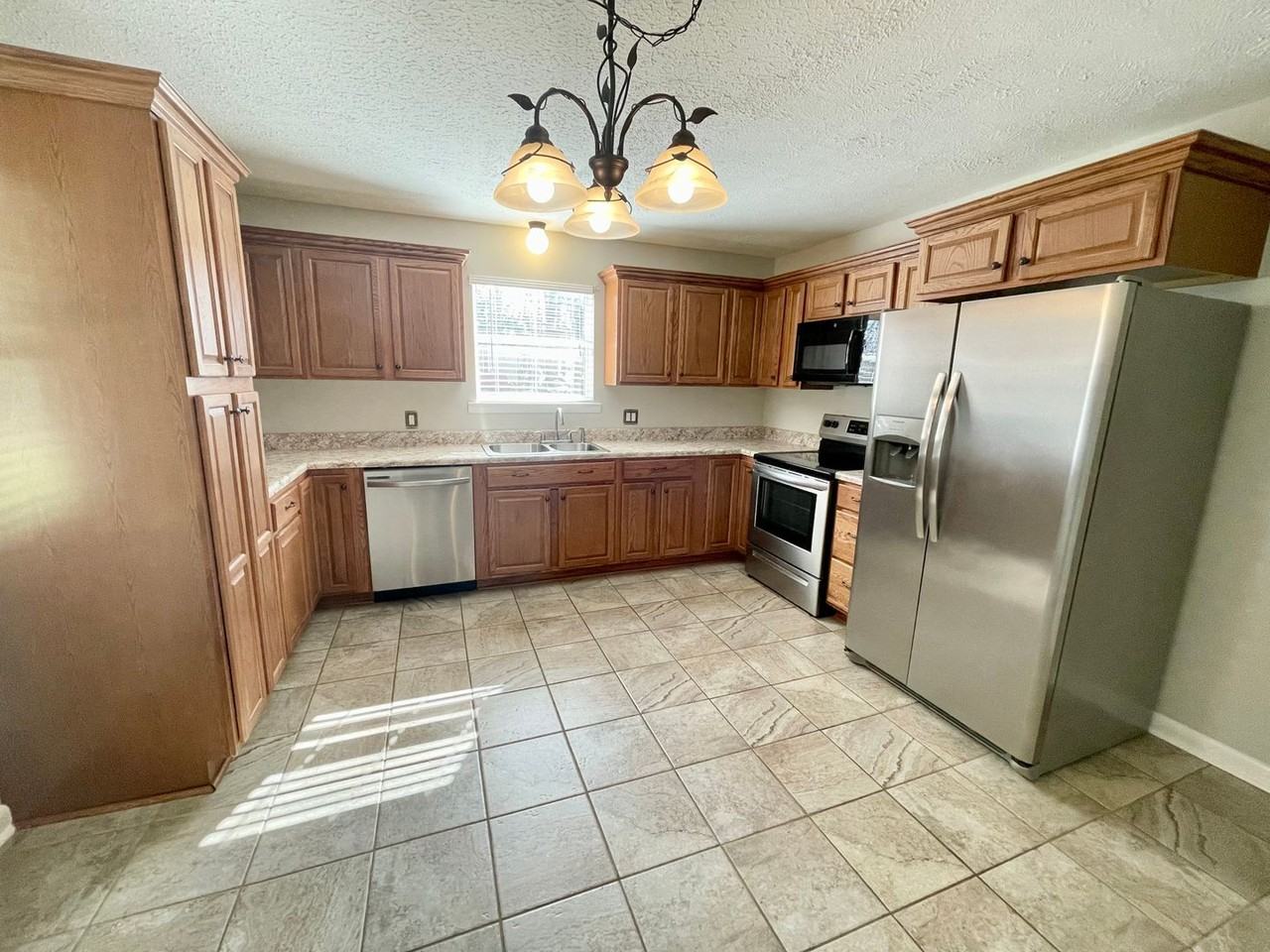 25647 Fairmount Dr - Photo 4 of 16