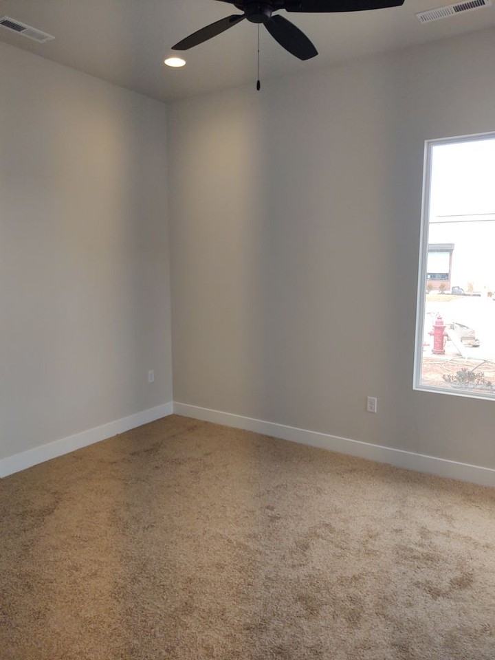 2830 E Snowberry Dr - Photo 3 of 9