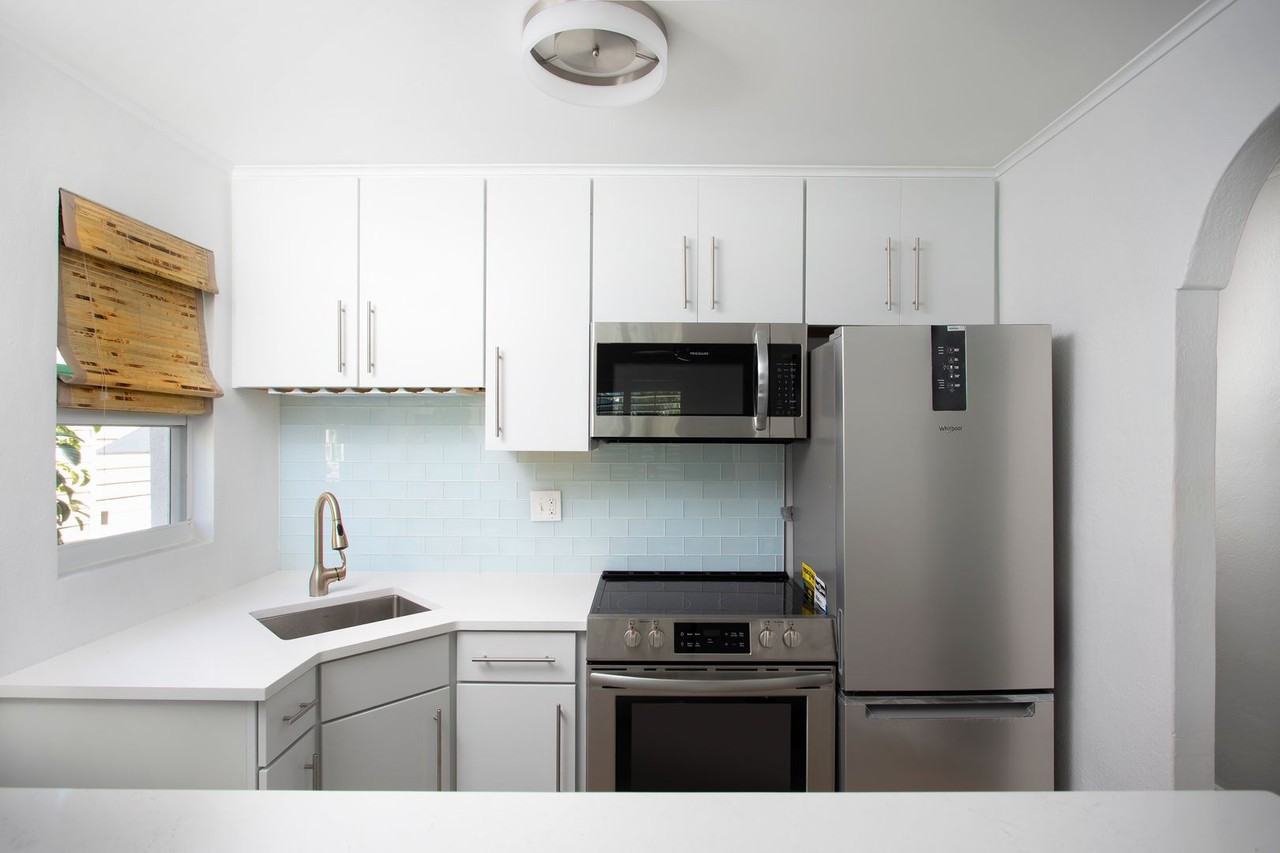 1306 Eliza St - Photo 5 of 14