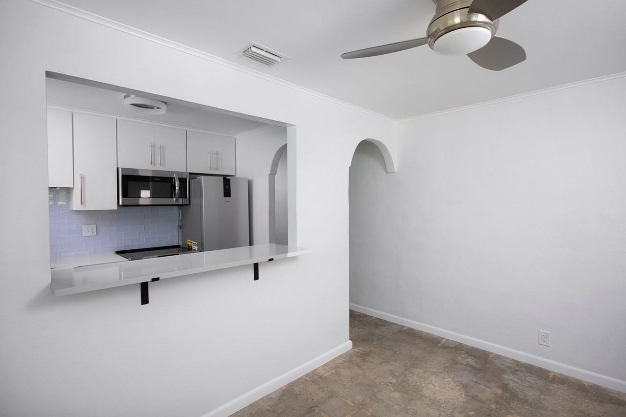 1306 Eliza St - Photo 6 of 14
