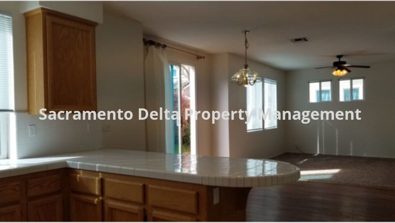 433 Coventry Ct - Photo 6 of 22