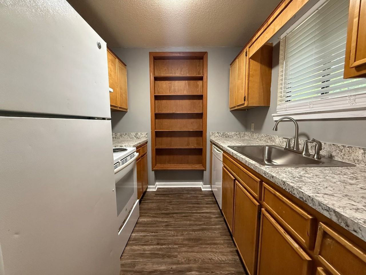 2595 Panther Creek Rd - Photo 3 of 5