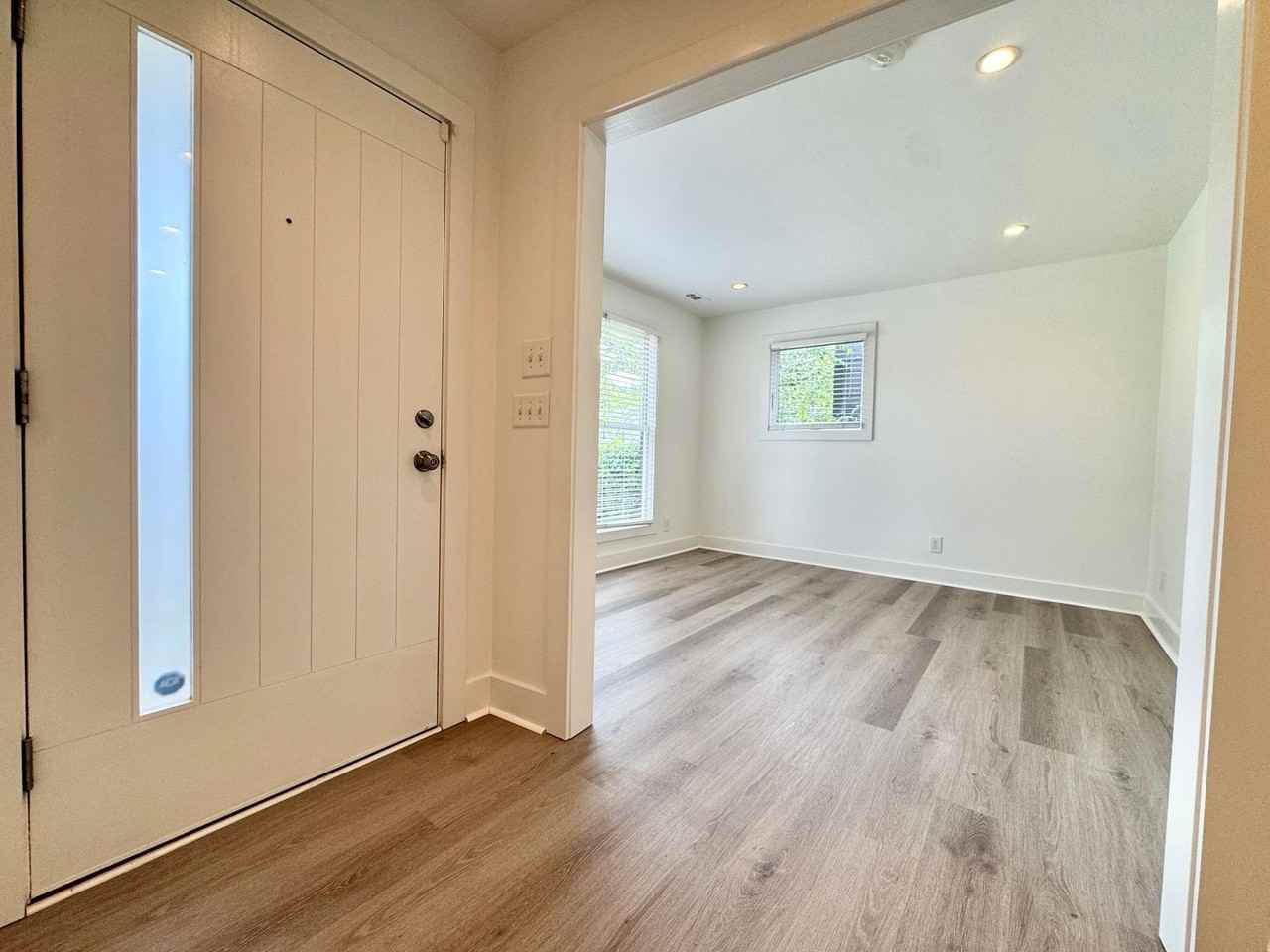 5706 Burgess Ave - Photo 3 of 32