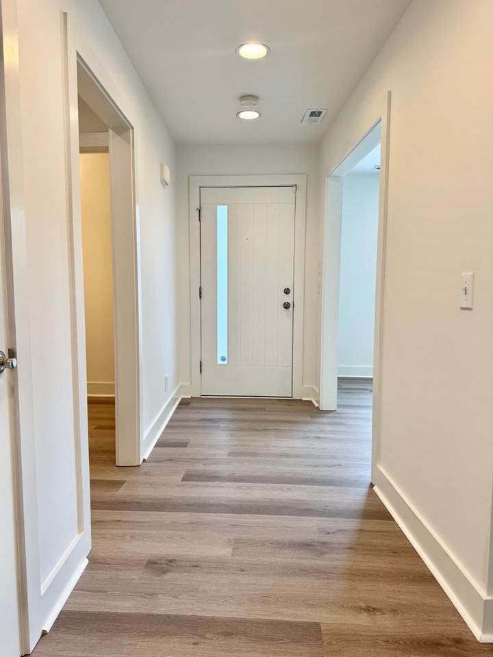 5706 Burgess Ave - Photo 4 of 32