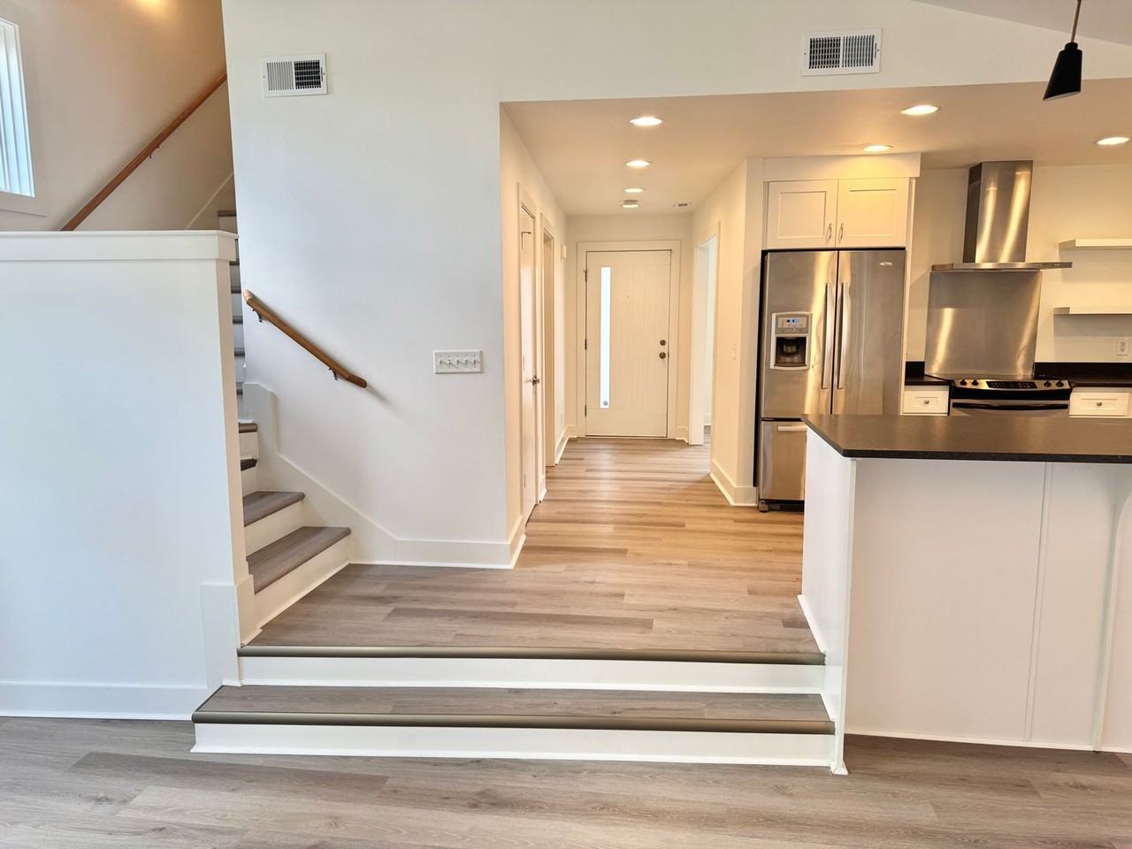5706 Burgess Ave - Photo 6 of 32