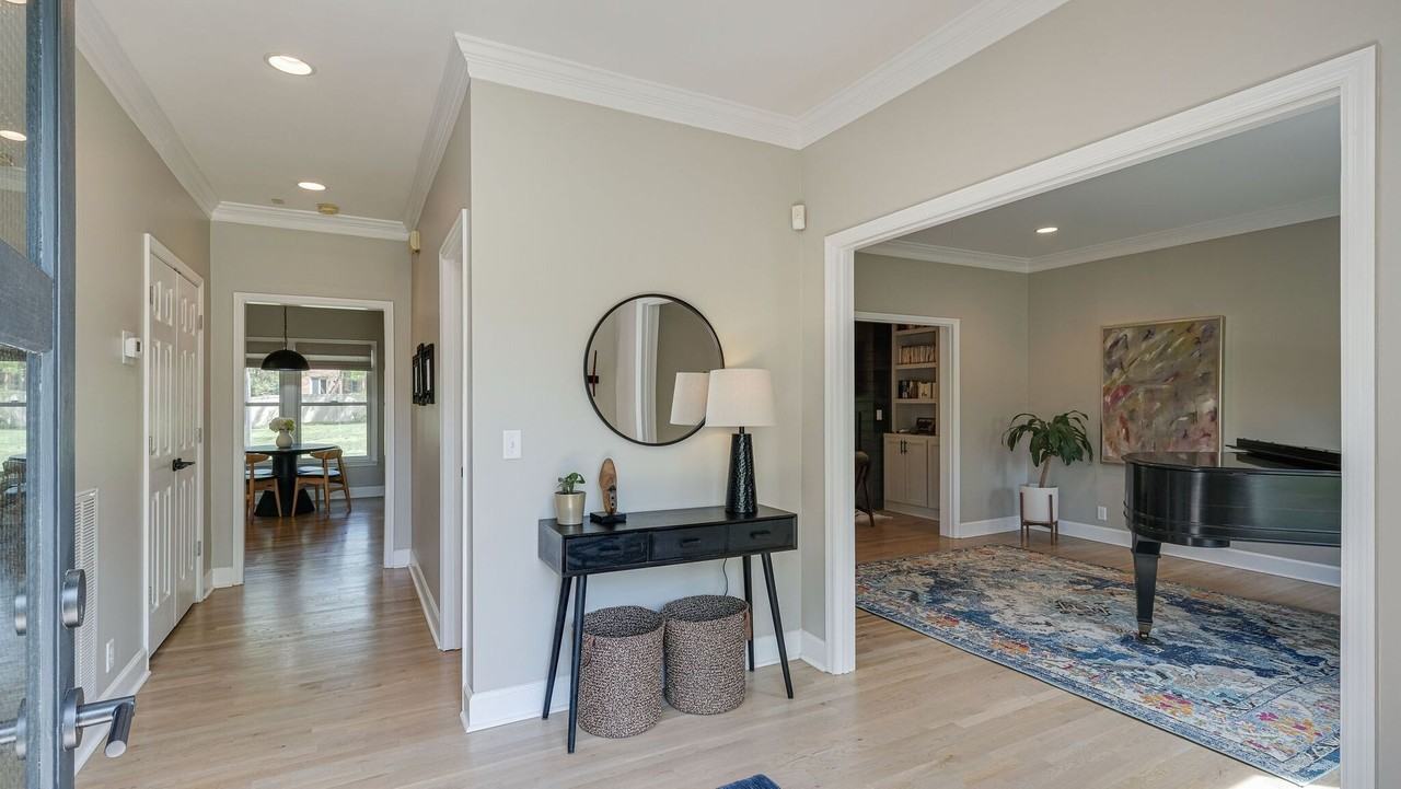 9324 Hidden Oak Dr - Photo 4 of 37