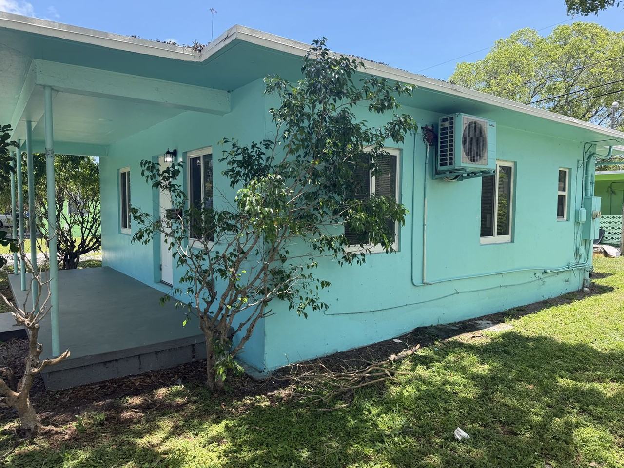 1444 Nw 4th St - Photo 2 of 10