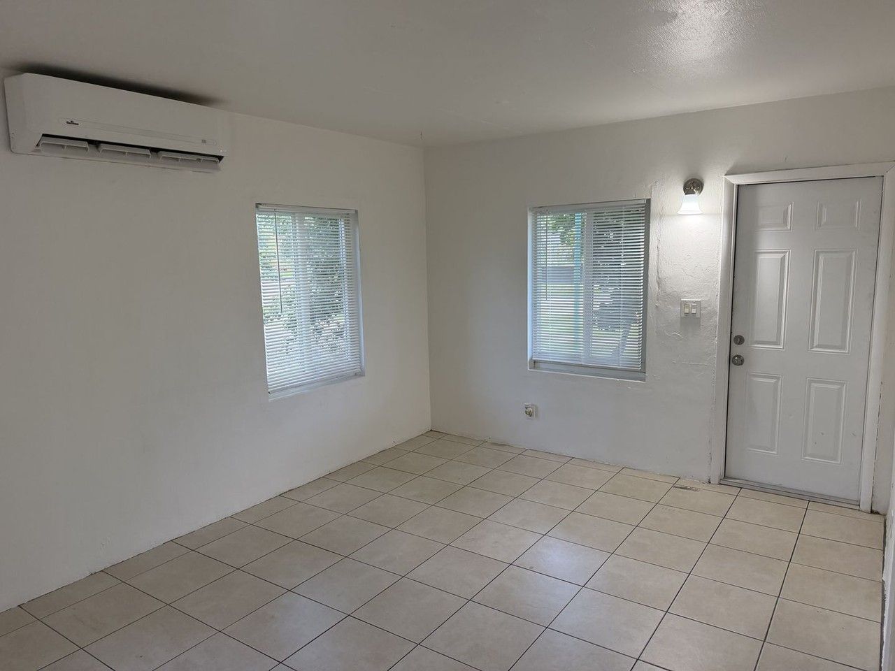 1444 Nw 4th St - Photo 6 of 10