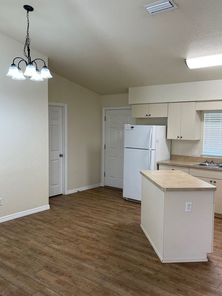 8118 Juniper Rd - Photo 3 of 21