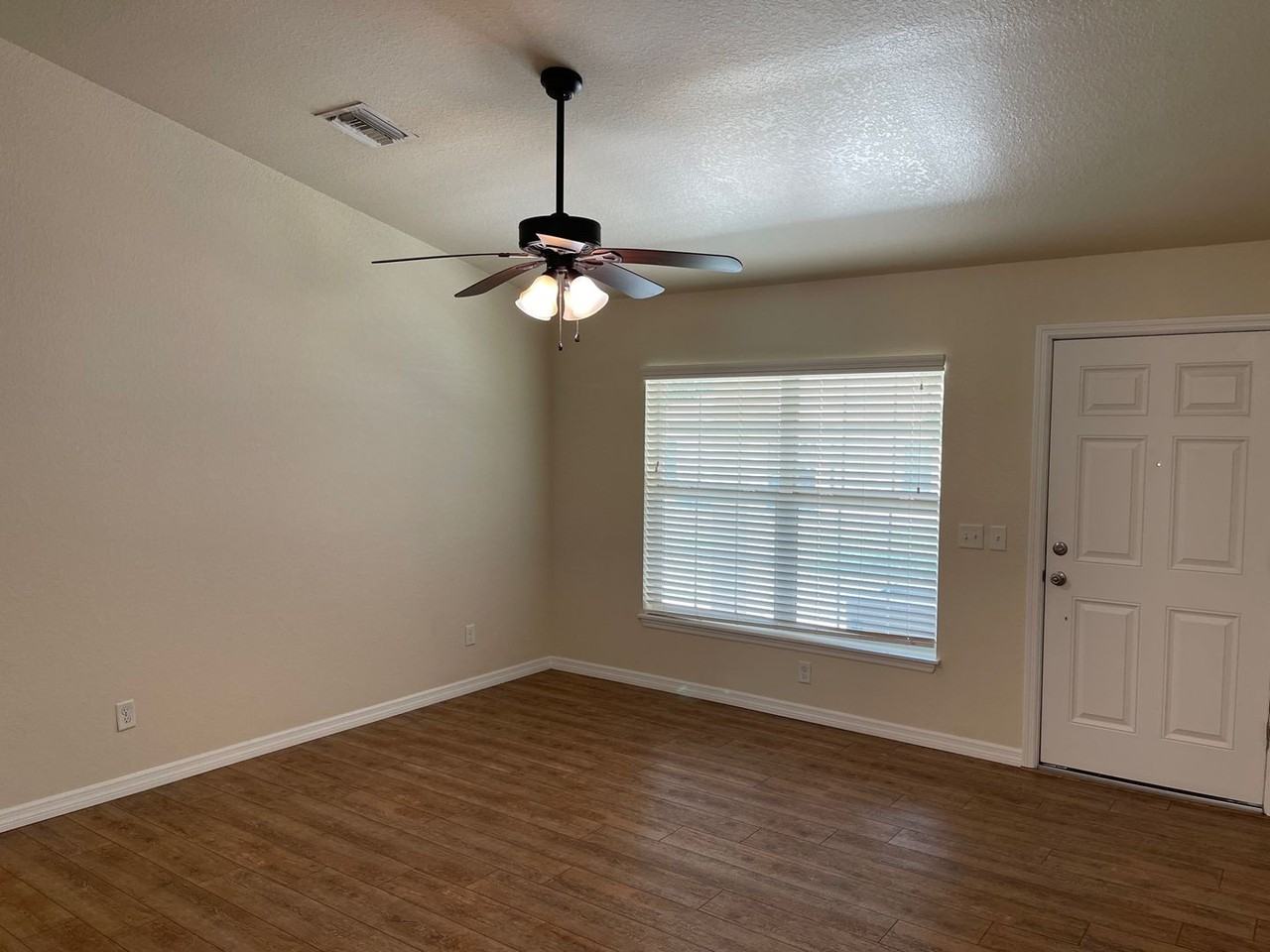 8118 Juniper Rd - Photo 6 of 21