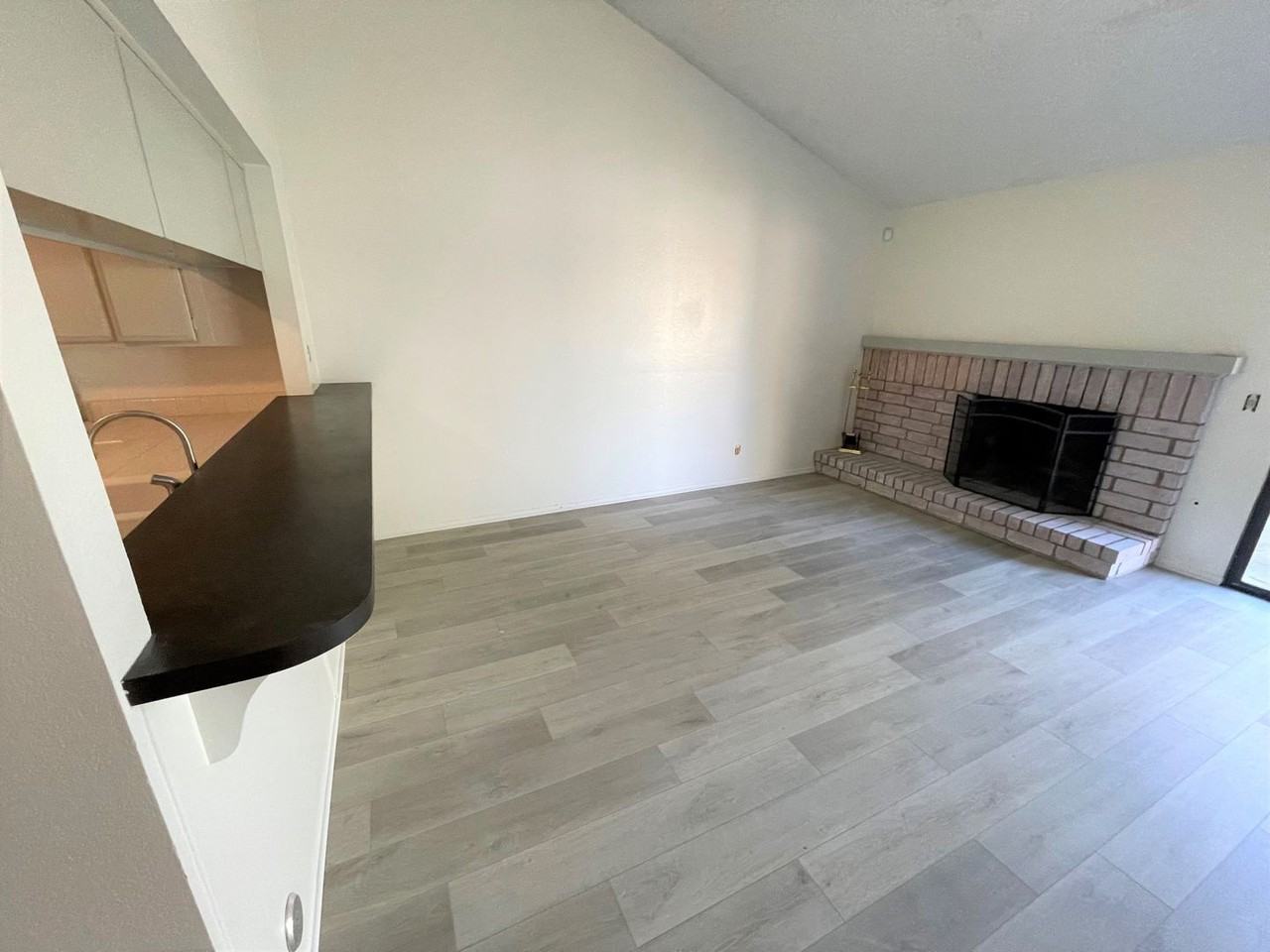 10428 Boulder Ct - Photo 6 of 22