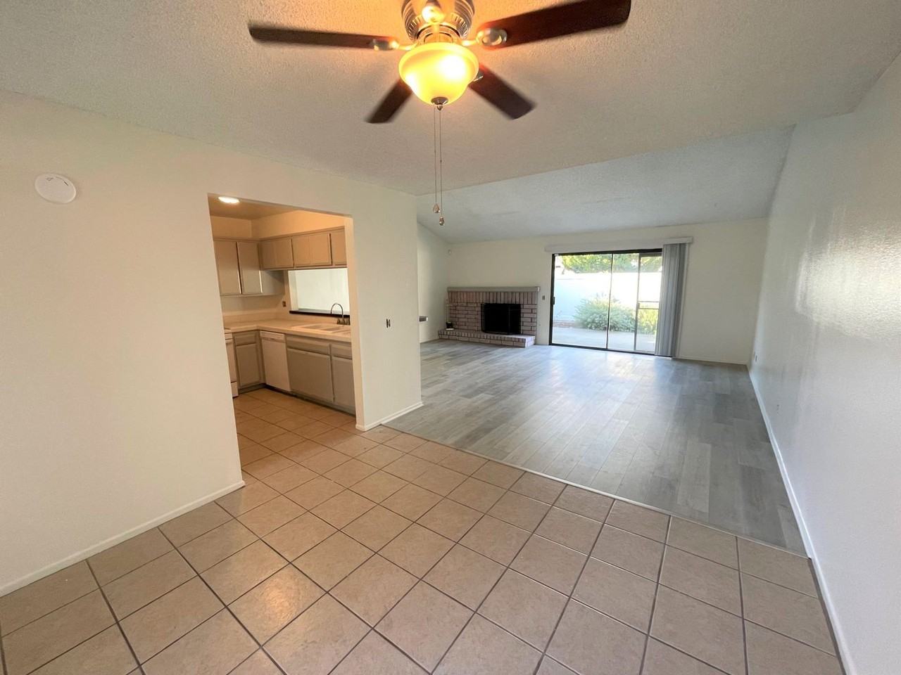10428 Boulder Ct - Photo 7 of 22