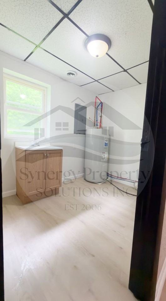 22 Ford Rd S - Photo 6 of 19