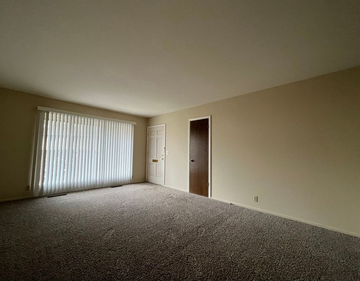 3526 E 48th Pl - Photo 3 of 29