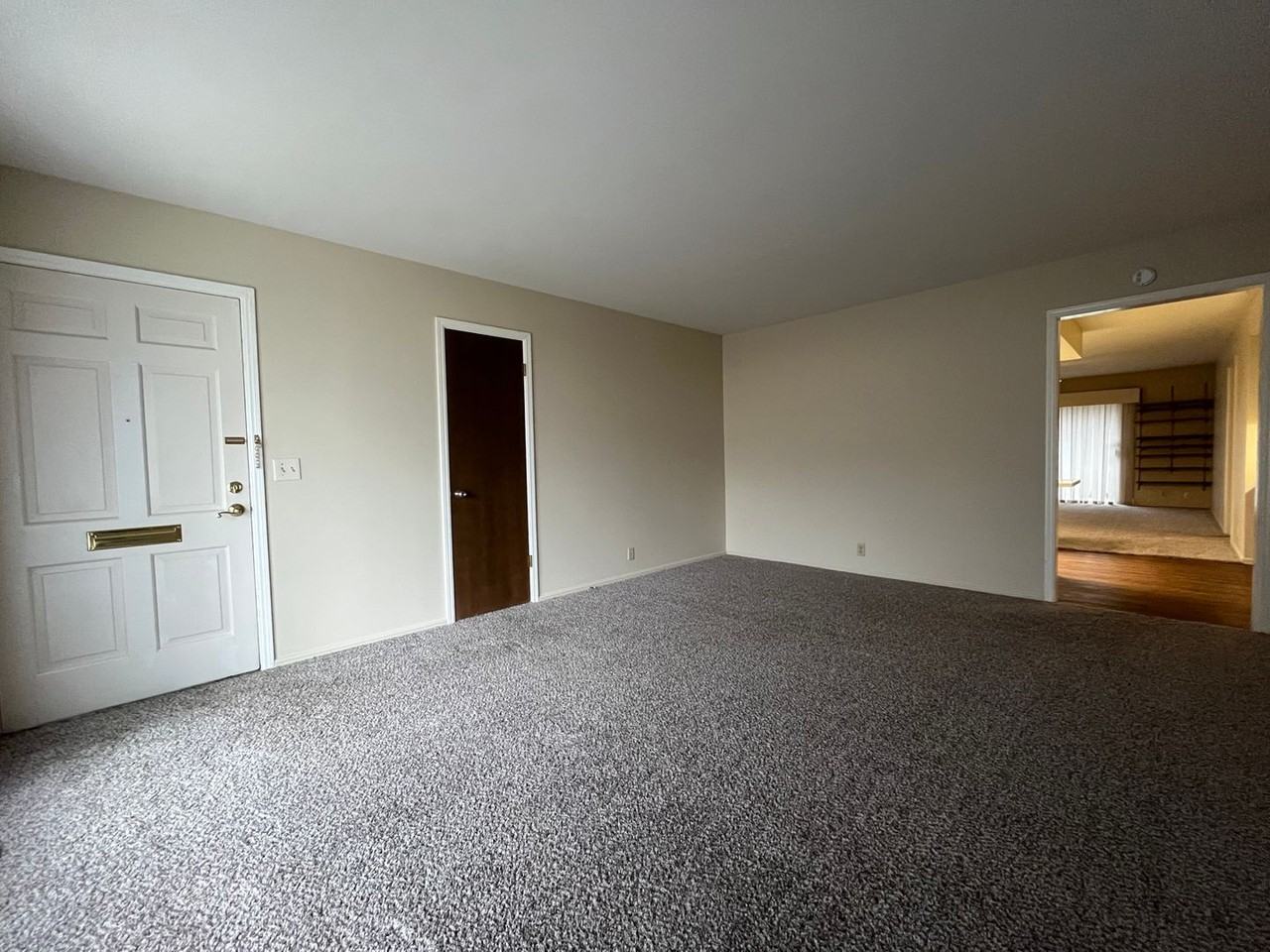 3526 E 48th Pl - Photo 5 of 29