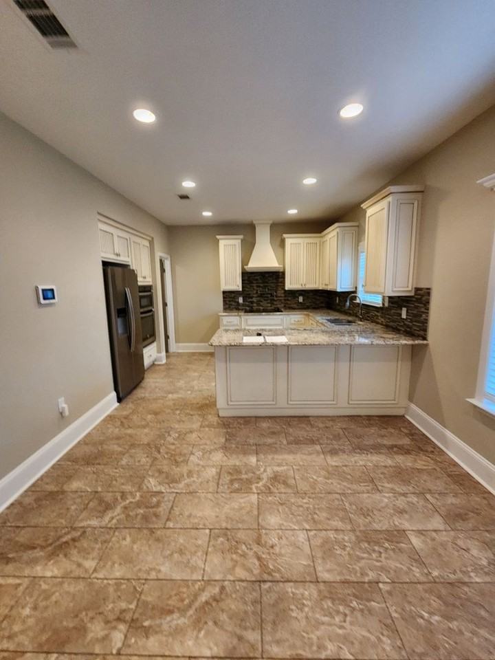 3927 Crusader Ct - Photo 4 of 19