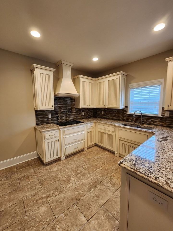 3927 Crusader Ct - Photo 6 of 19