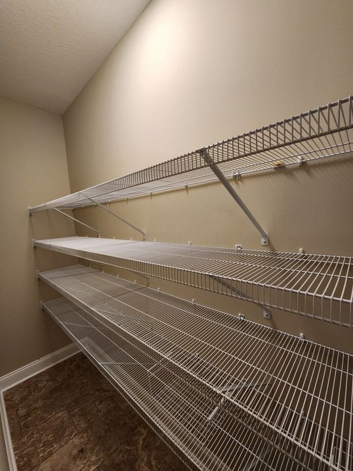 3927 Crusader Ct - Photo 7 of 19