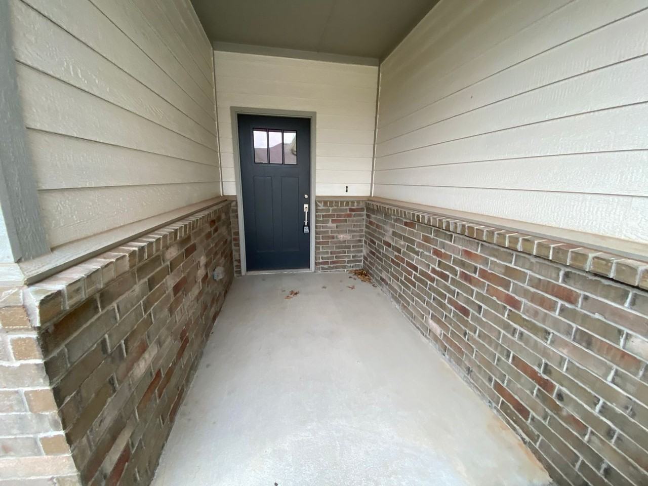 504 Martina Ln - Photo 3 of 39
