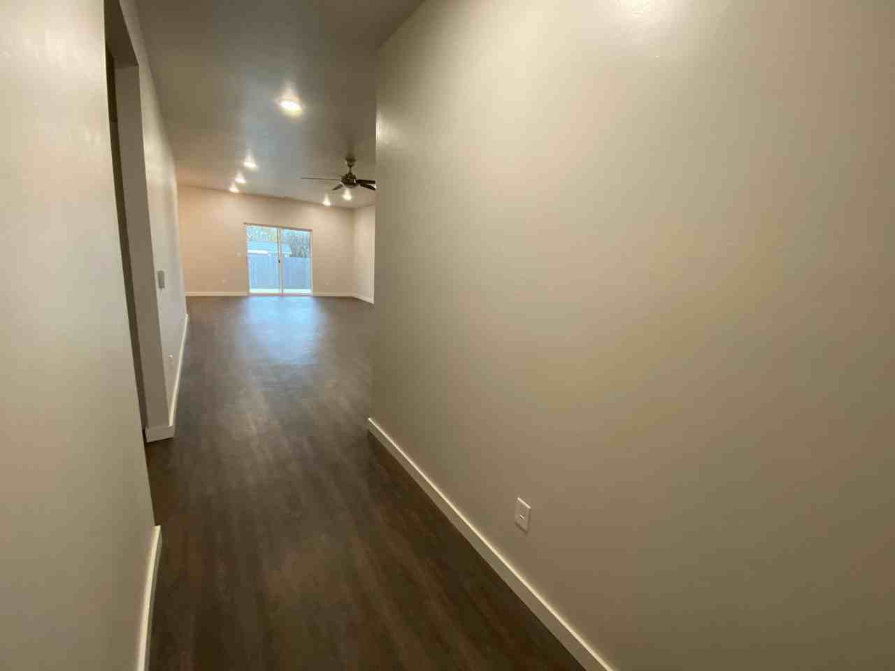 504 Martina Ln - Photo 4 of 39
