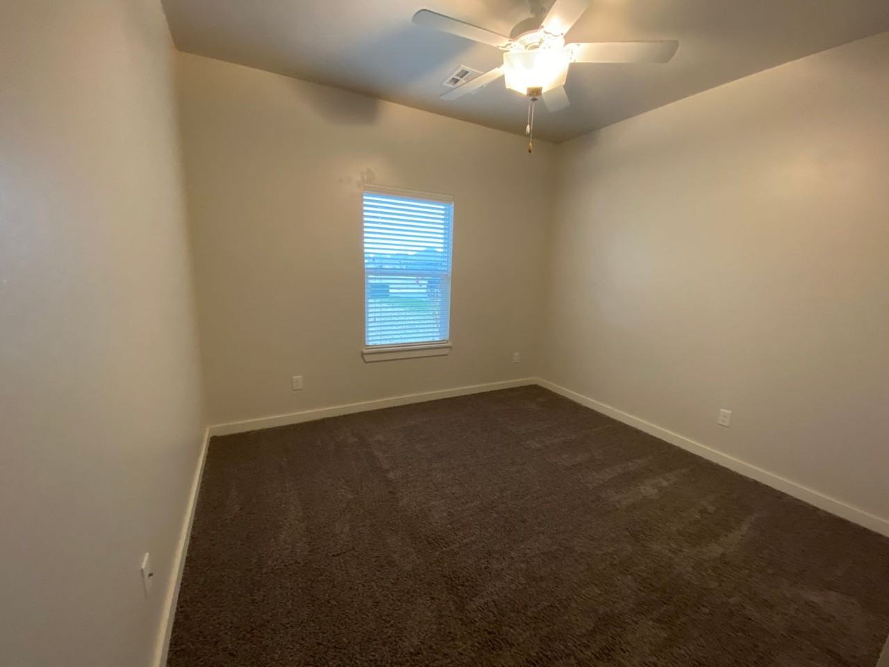 504 Martina Ln - Photo 5 of 39
