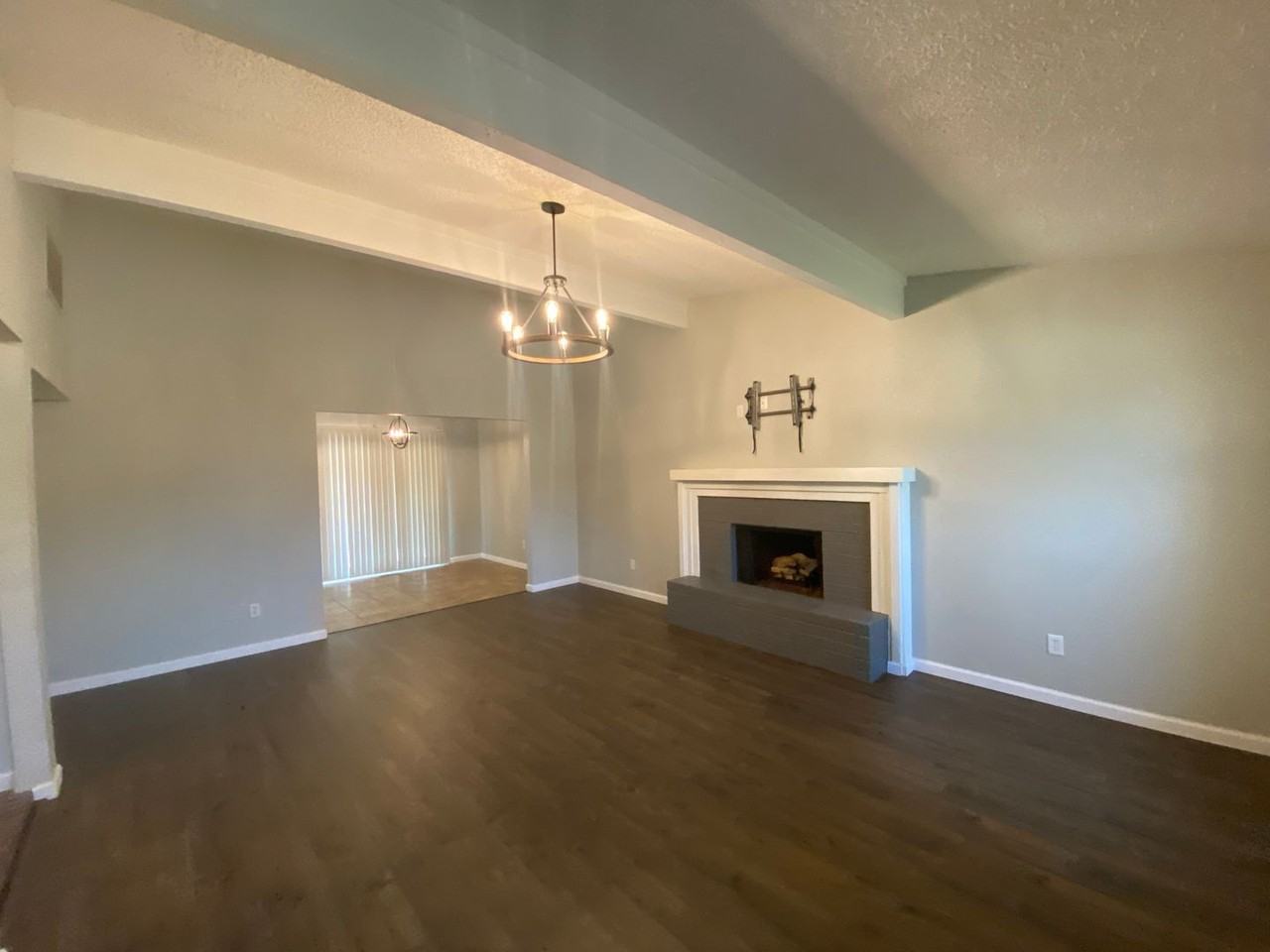 2433 Shady Tree Ln - Photo 3 of 24