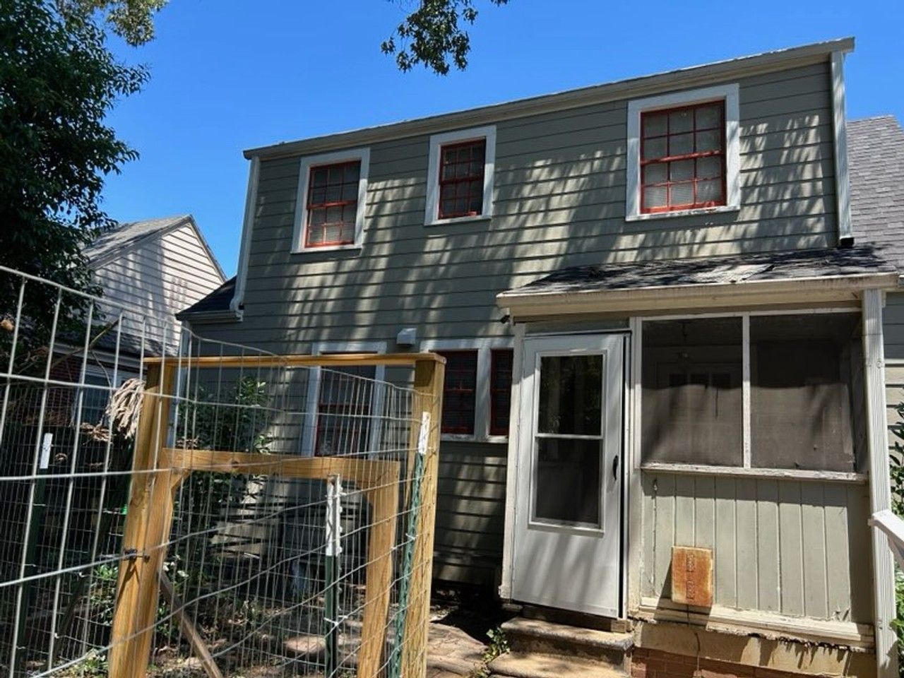 2300 Rosewood Ave - Photo 2 of 17