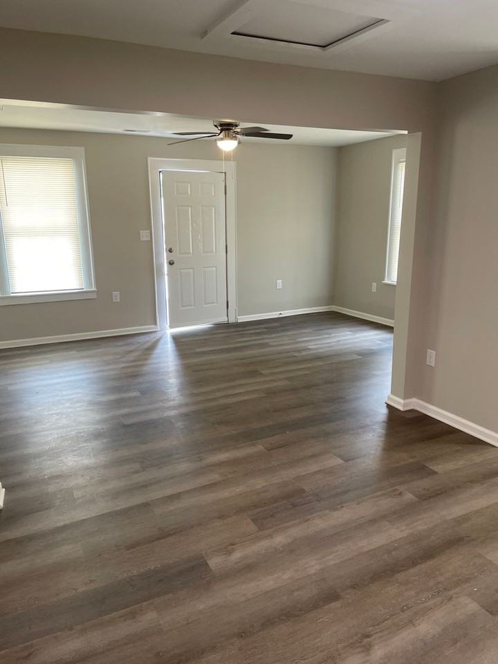 2320 Waterbury St - Photo 6 of 11