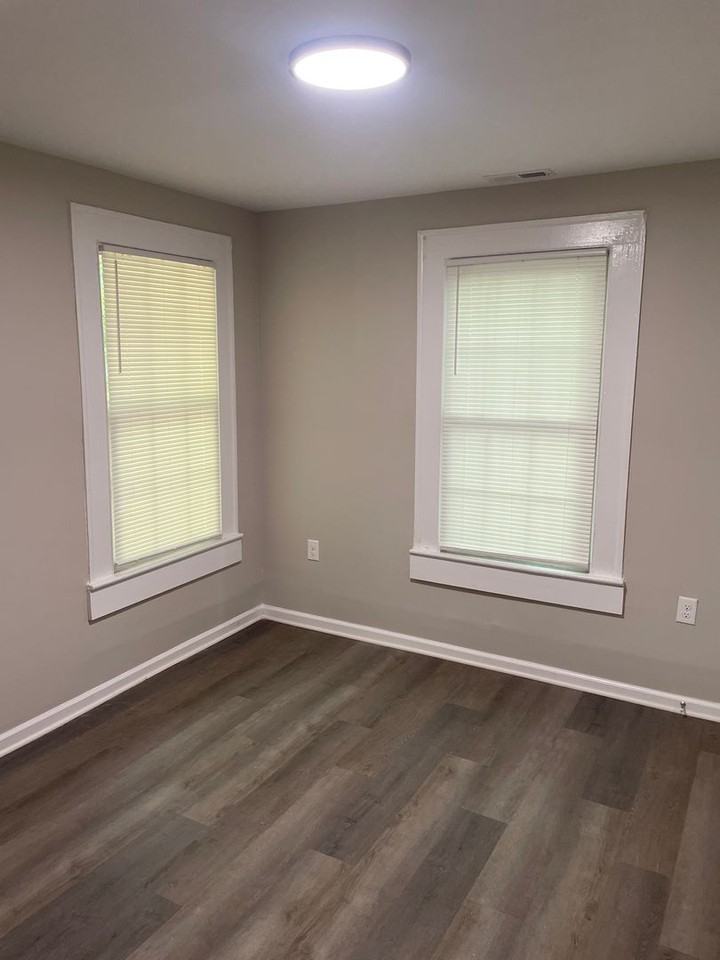 2320 Waterbury St - Photo 7 of 11