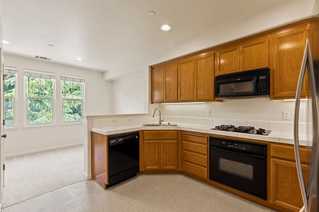 4535 Lick Mill Blvd - Photo 7 of 17