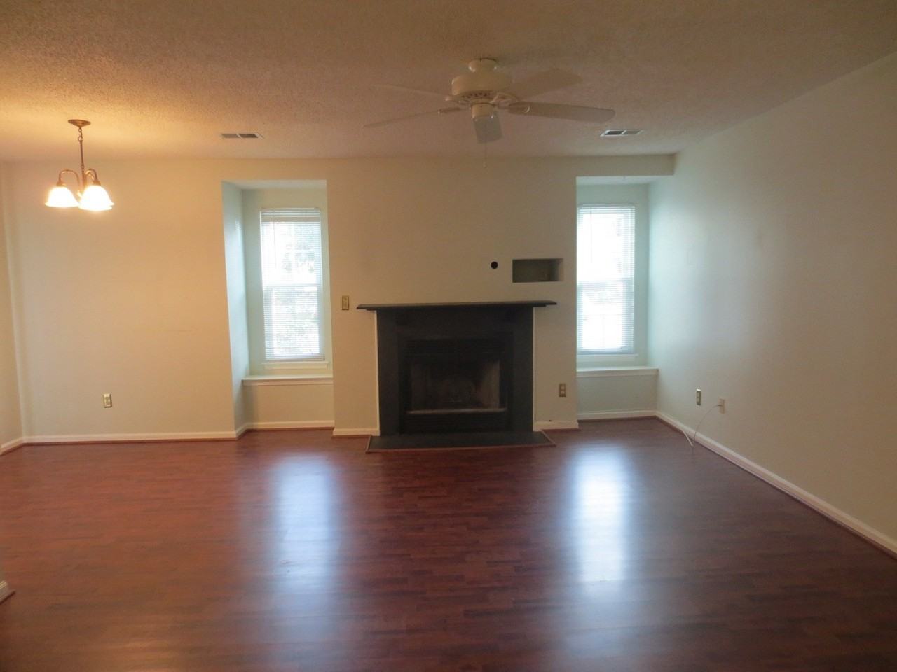 1523 Penrose Arch - Photo 4 of 20