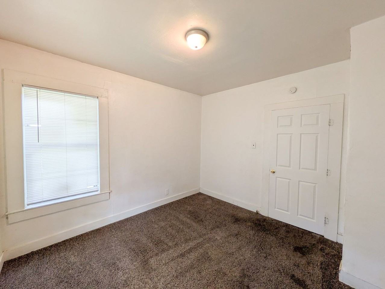 1491 Brockman St - Photo 7 of 13