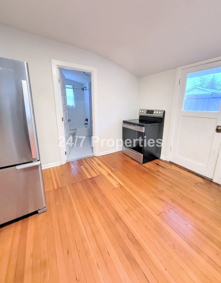 3215 Ne 73rd Ave - Photo 5 of 13