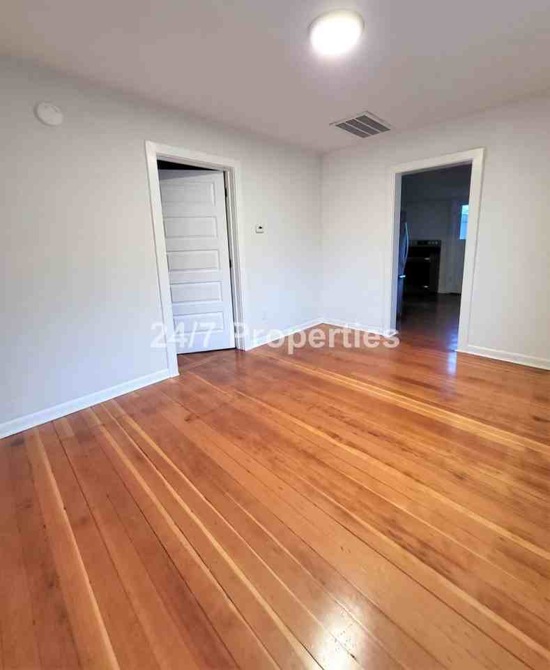 3215 Ne 73rd Ave - Photo 7 of 13