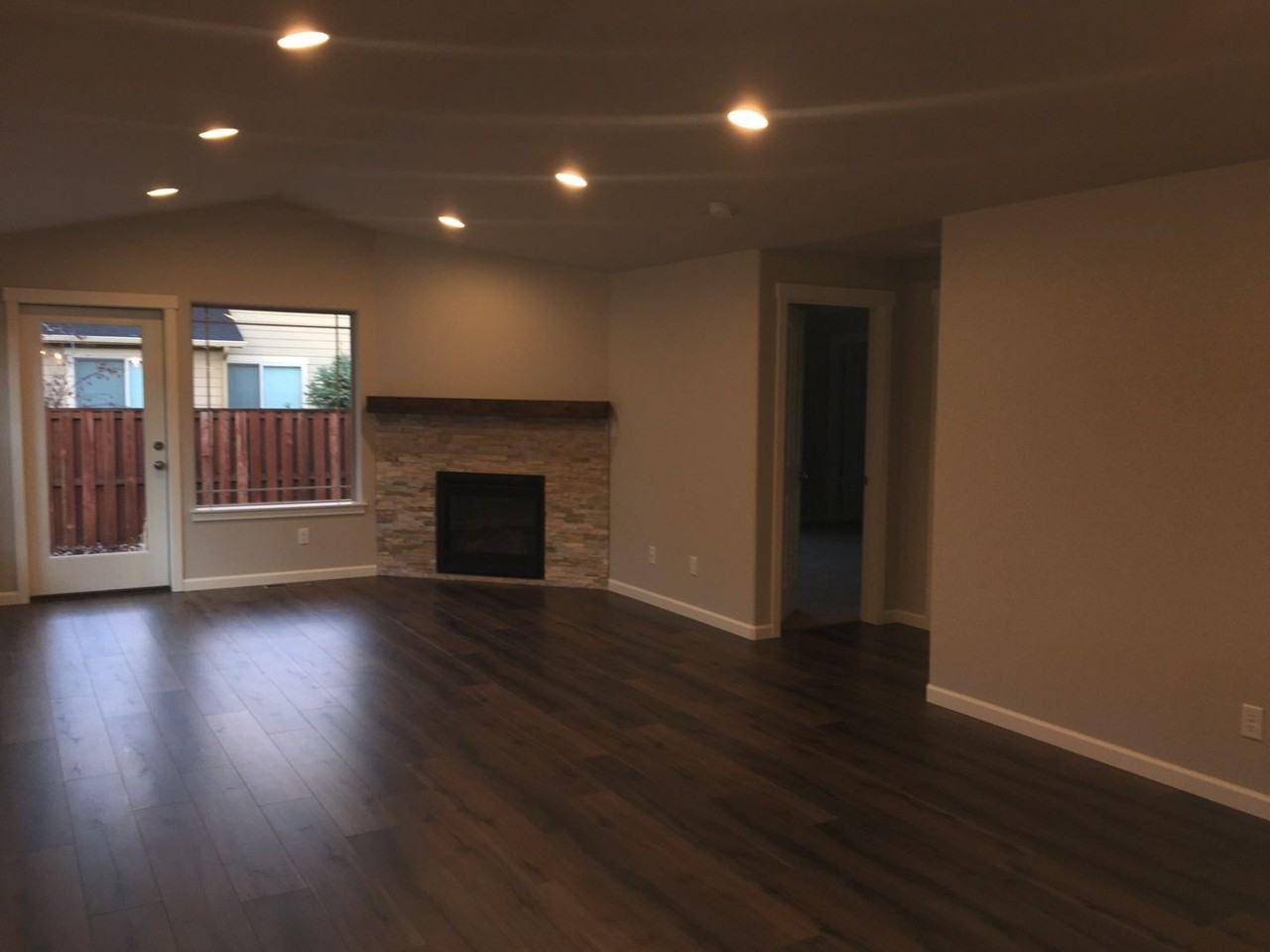 2935 Nw Cedar Ave - Photo 6 of 17
