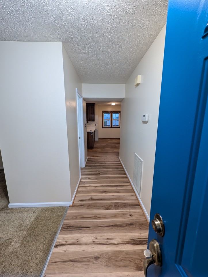 32 Gambol St #1 - Photo 3 of 47