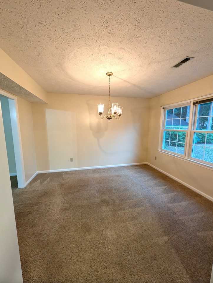 32 Gambol St #1 - Photo 5 of 47