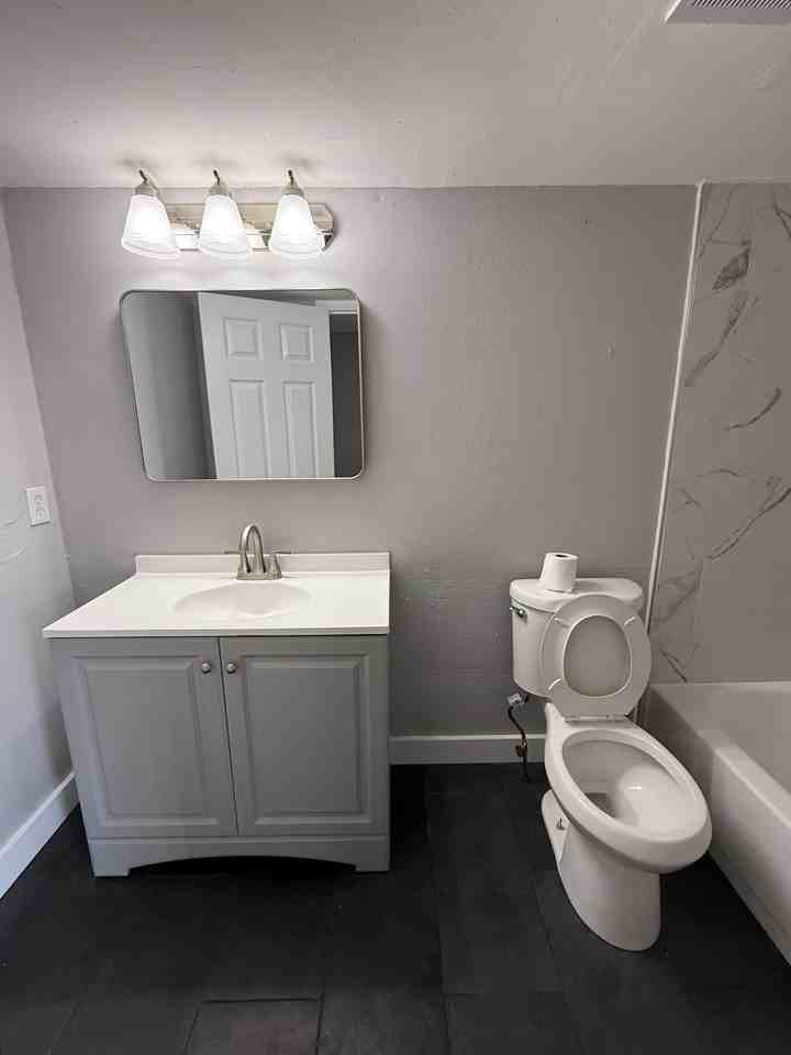 430 E Mechanic St #1 - Photo 5 of 10