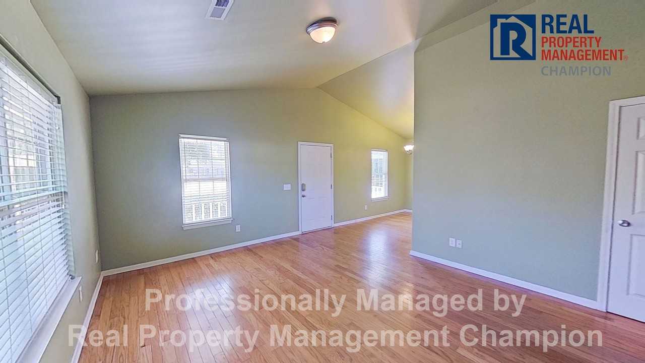 627 Tabor Ln - Photo 3 of 24