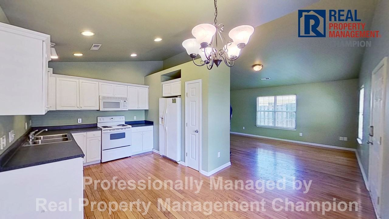 627 Tabor Ln - Photo 5 of 24
