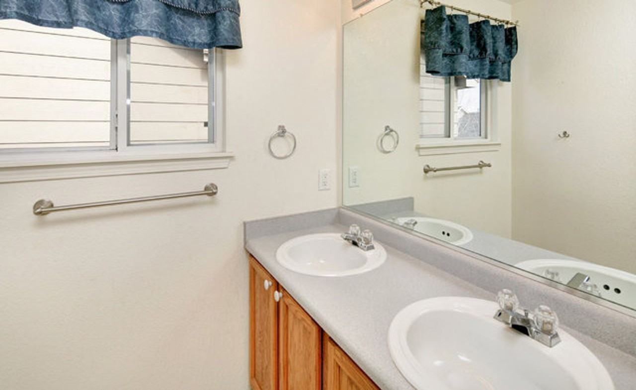10470 Dresden St - Photo 2 of 11