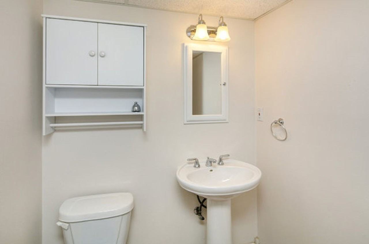 10470 Dresden St - Photo 3 of 11