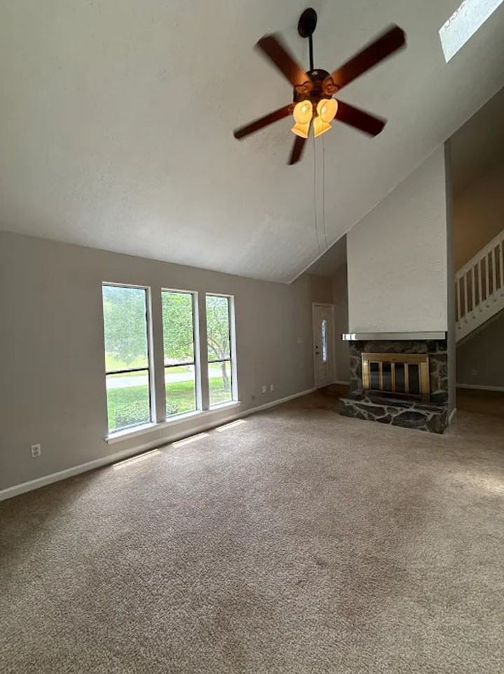 427 Chanterelle Dr - Photo 7 of 17