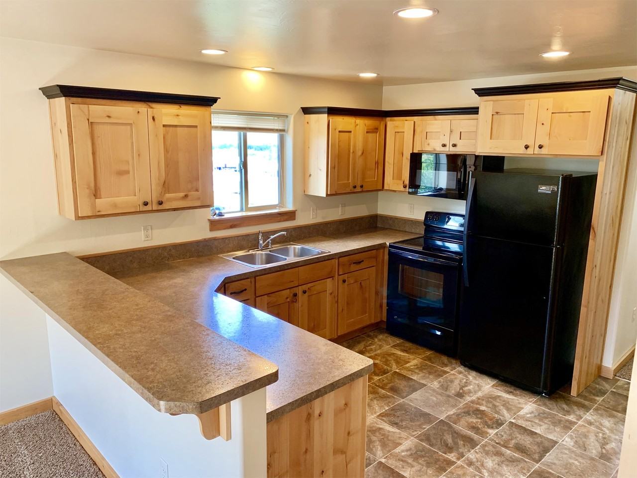 1220 Laurel St #3 - Photo 4 of 15