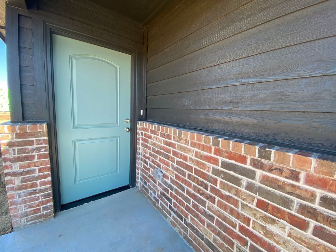 10801 Nw 119th Pl - Photo 3 of 35