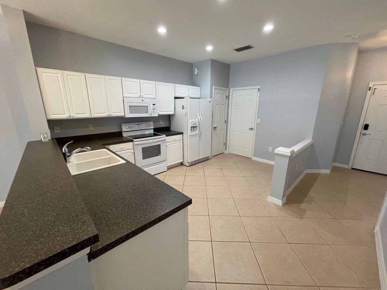 16090 Caldera Ln - Photo 3 of 18