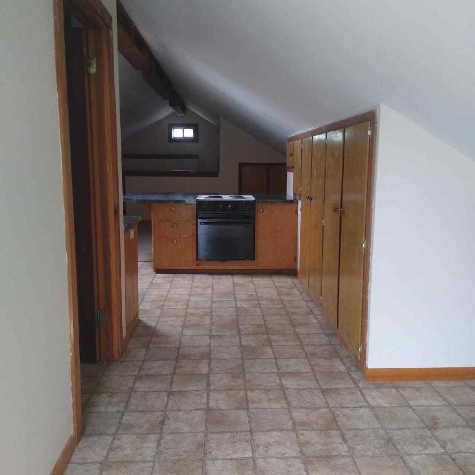 601 Minden St #2