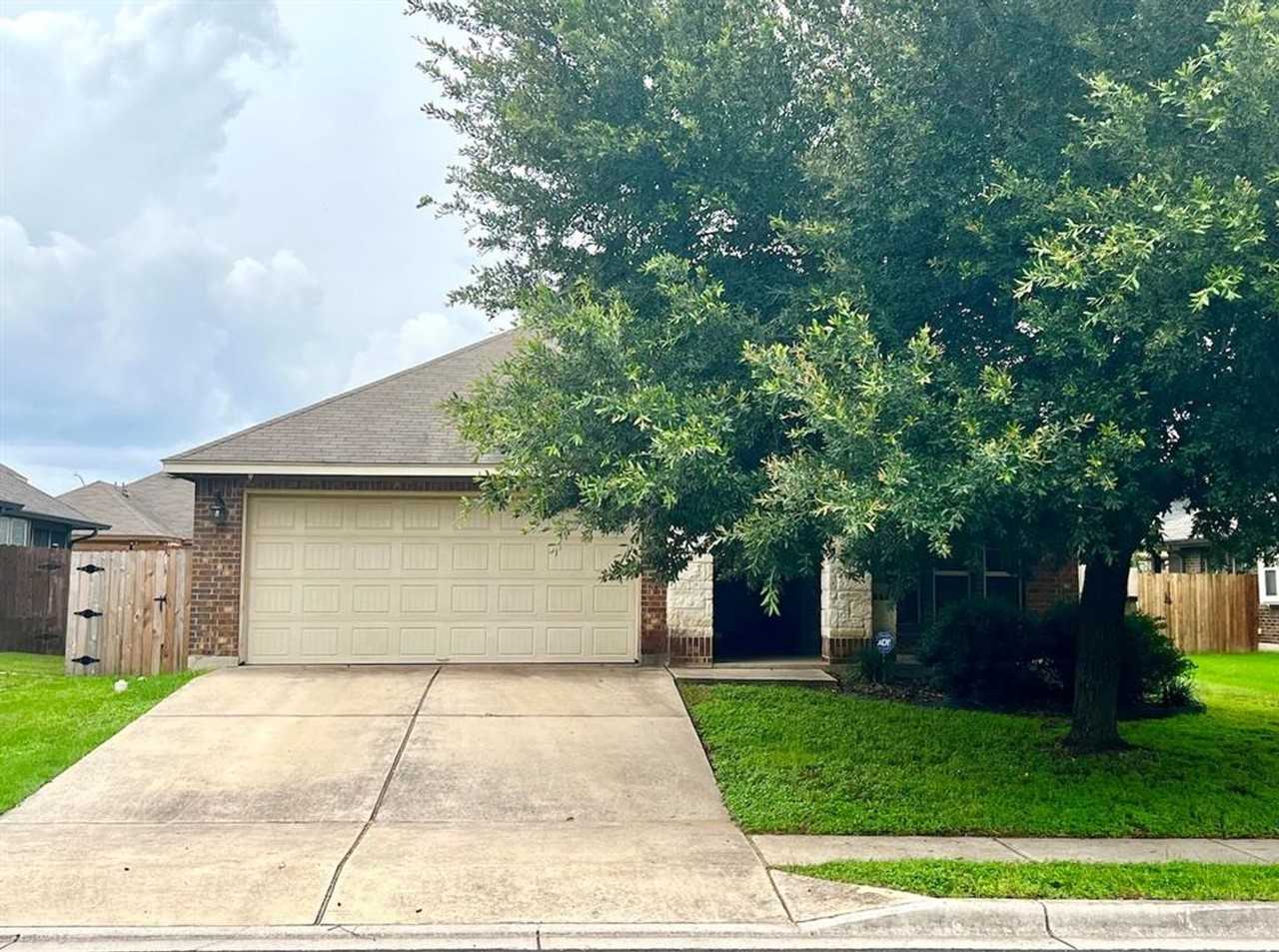 2708 Cottonwood Shores Dr - Photo 2 of 41