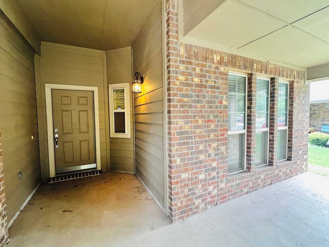 2708 Cottonwood Shores Dr - Photo 3 of 41